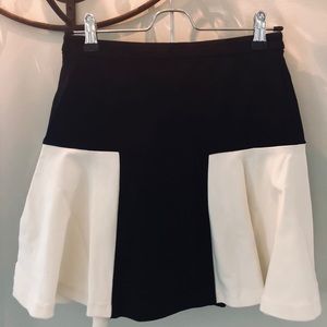 Intermix black and white skirt - size P (0)